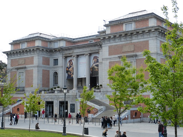 Museo del Prado, fachada lateral